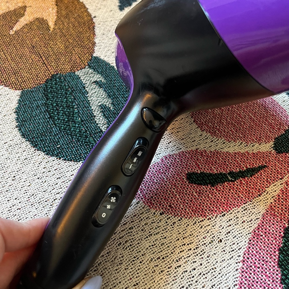 Blow dryer - Picture 2 of 3